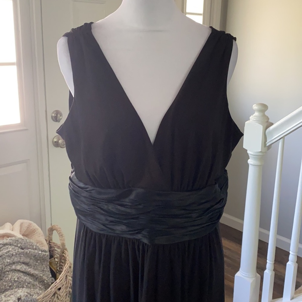Dress - Picture 2 of 4